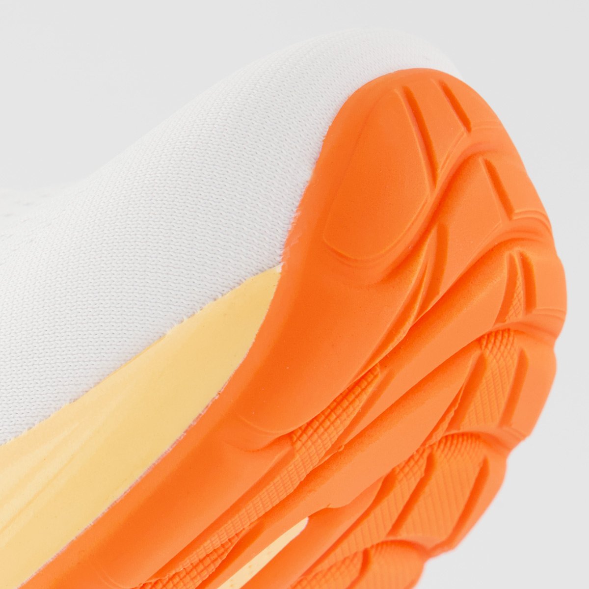 Tênis Asics Gel Cumulus 28 Branco e Laranja Branco/Laranja 8