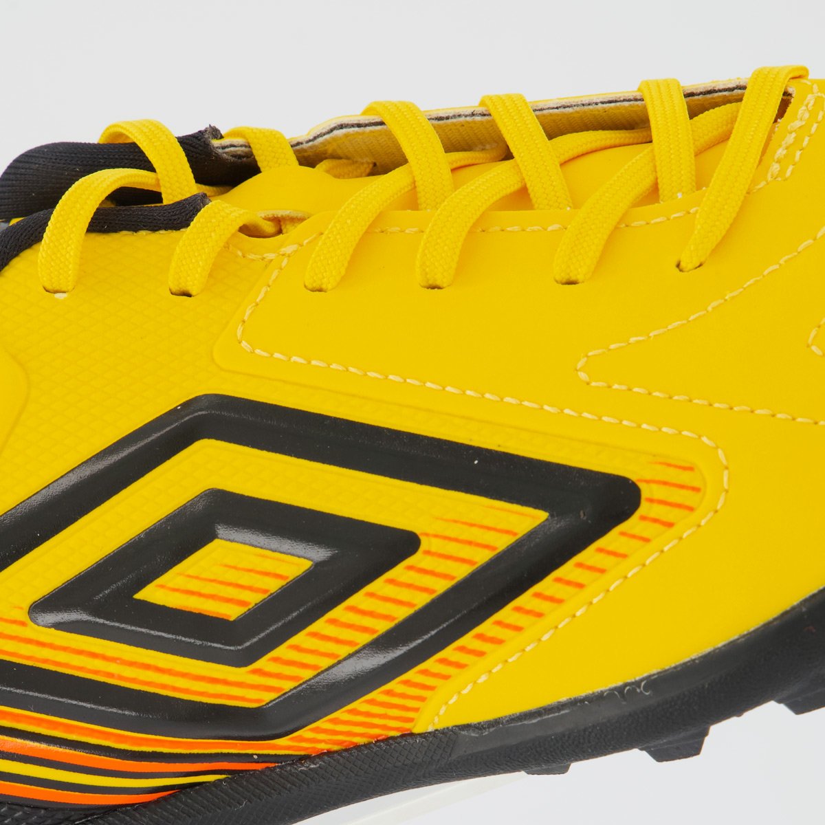 Chuteira Umbro Master Class Club Society Amarela e Preta Amarelo/Preto 7