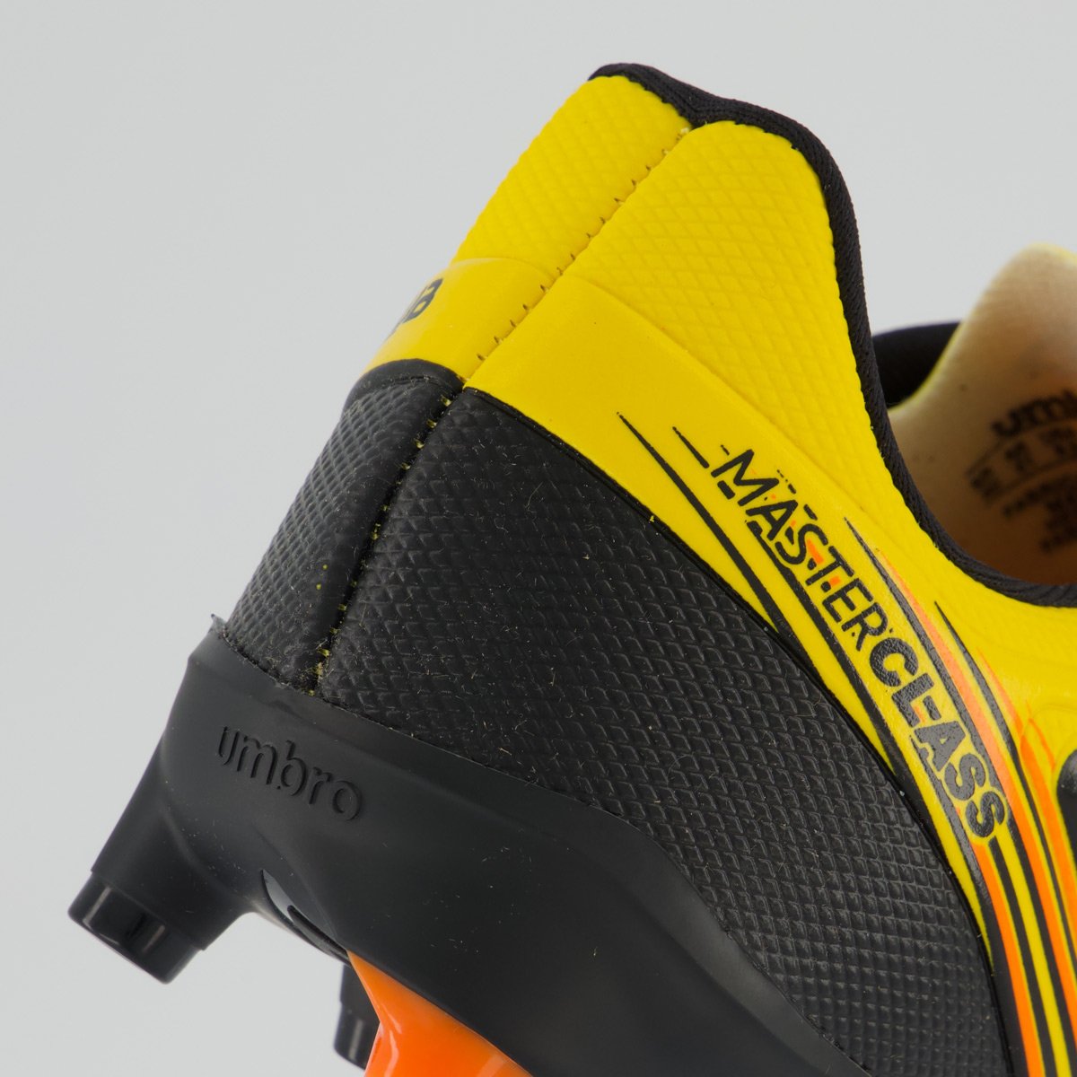 Chuteira Umbro Master Class Club Campo Amarela e Preta Amarelo/Preto 6