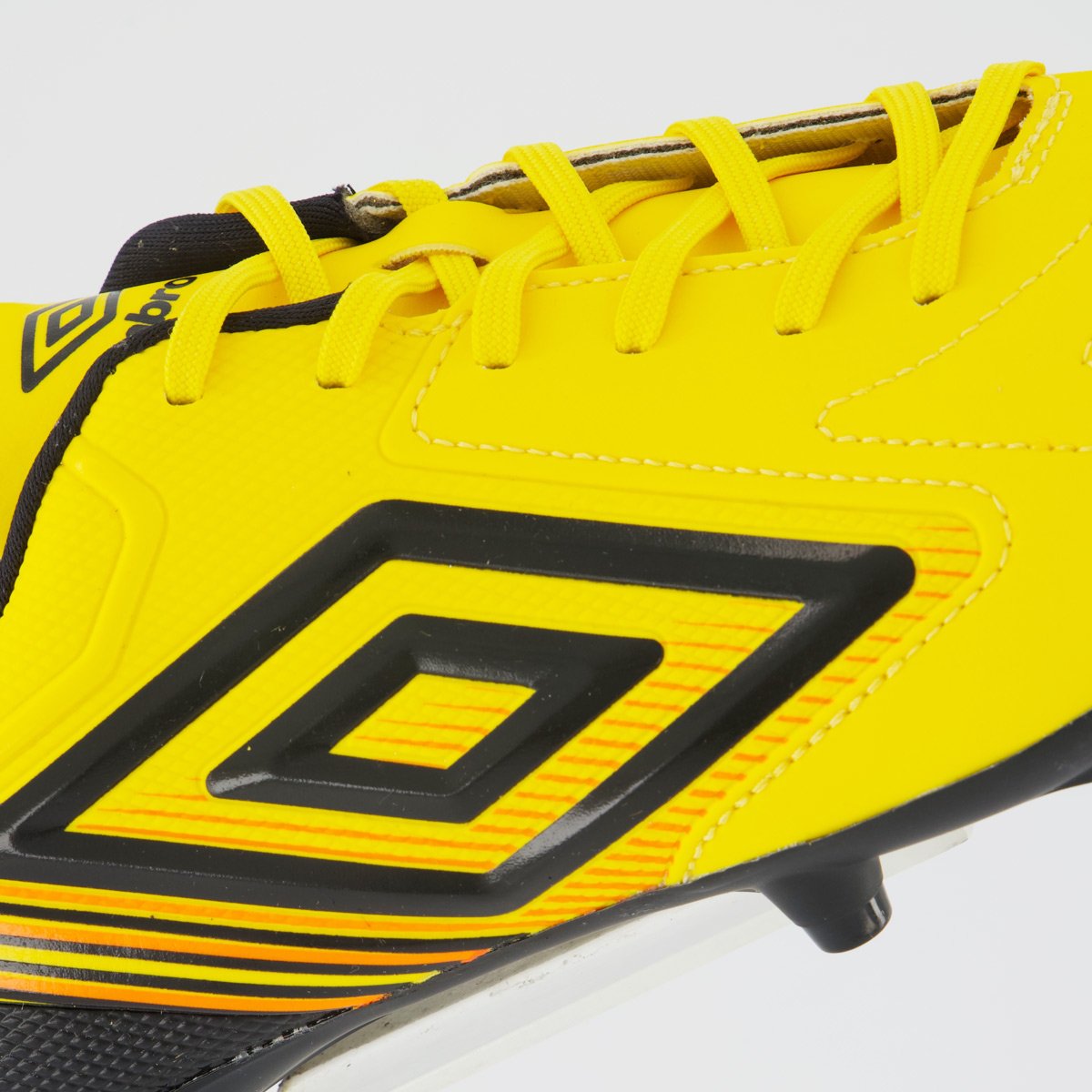 Chuteira Umbro Master Class Club Campo Amarela e Preta Amarelo/Preto 7