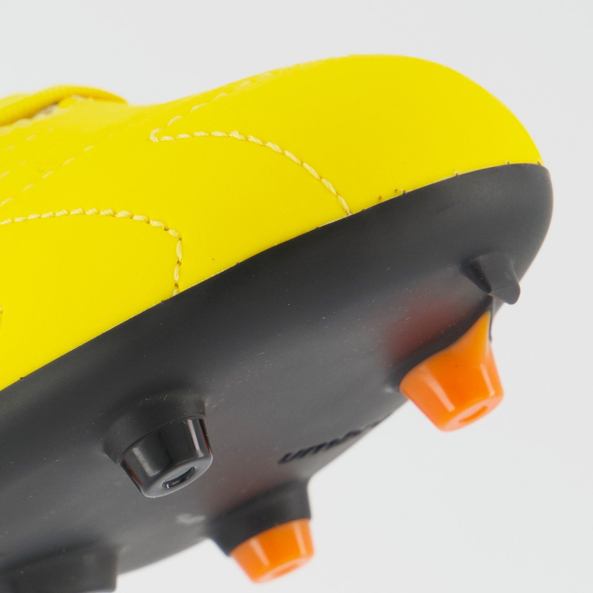 Chuteira Umbro Master Class Club Campo Amarela e Preta Amarelo/Preto 8