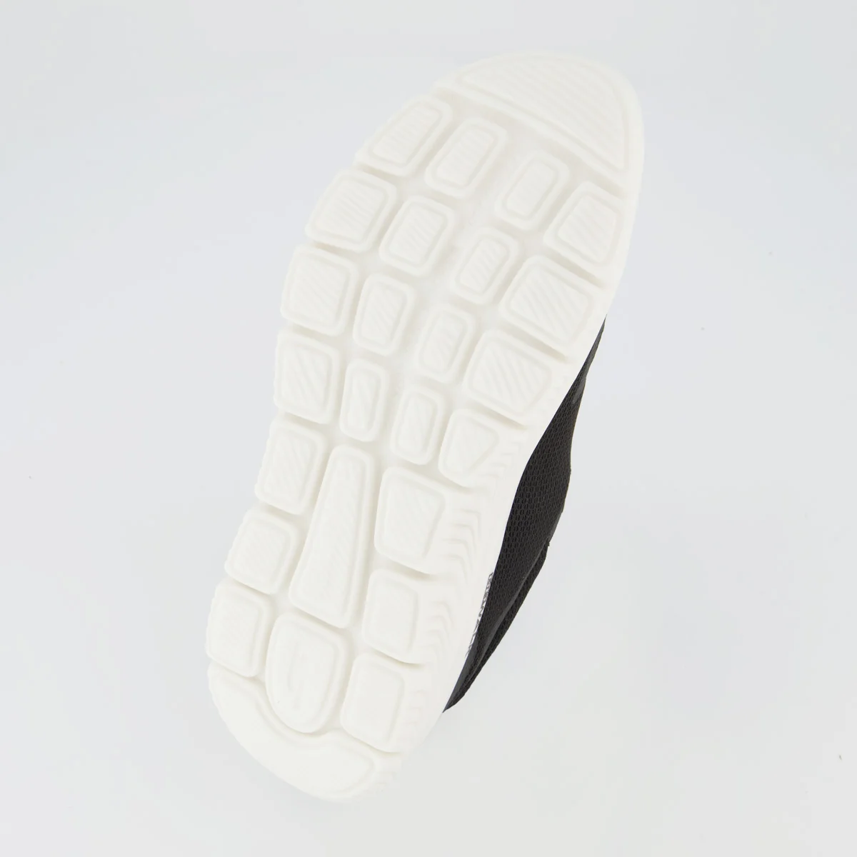 Tênis Skechers Go Walk Max Cushioning Preto e Branco Preto 5