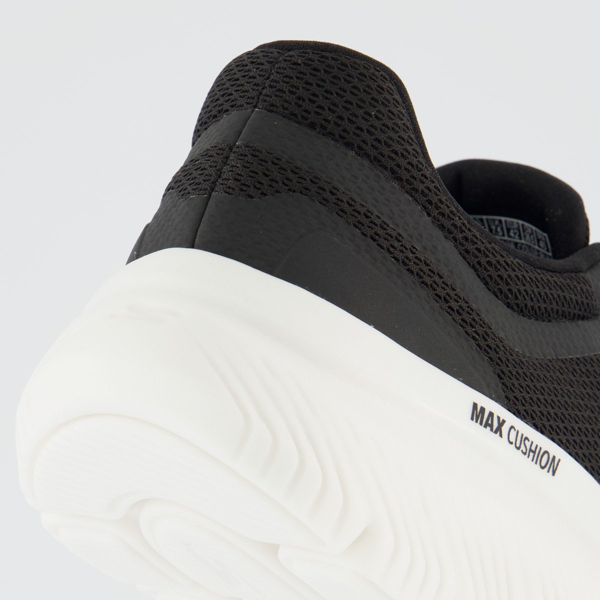 Tênis Skechers Go Walk Max Cushioning Preto e Branco Preto 6