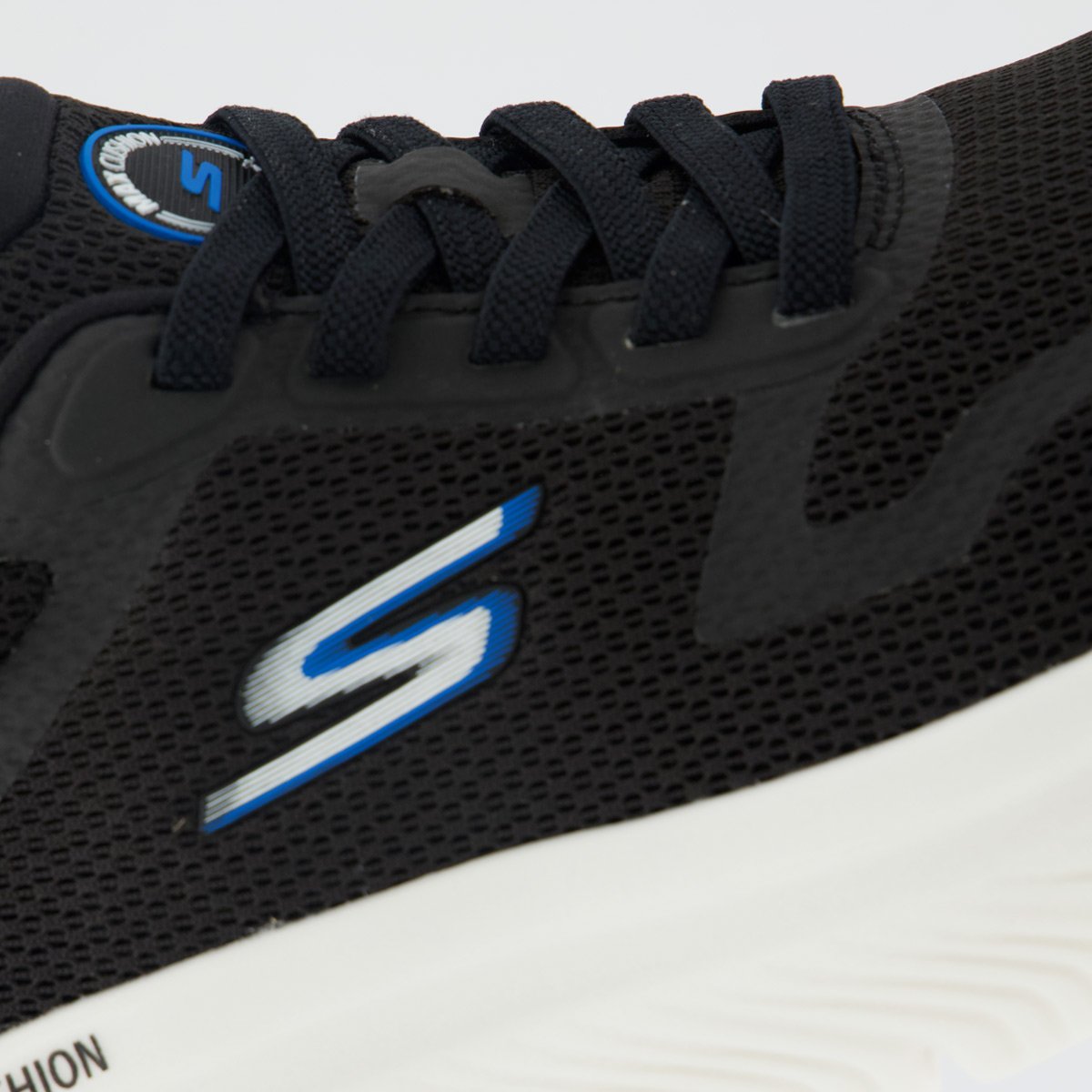 Tênis Skechers Go Walk Max Cushioning Preto e Branco Preto 7