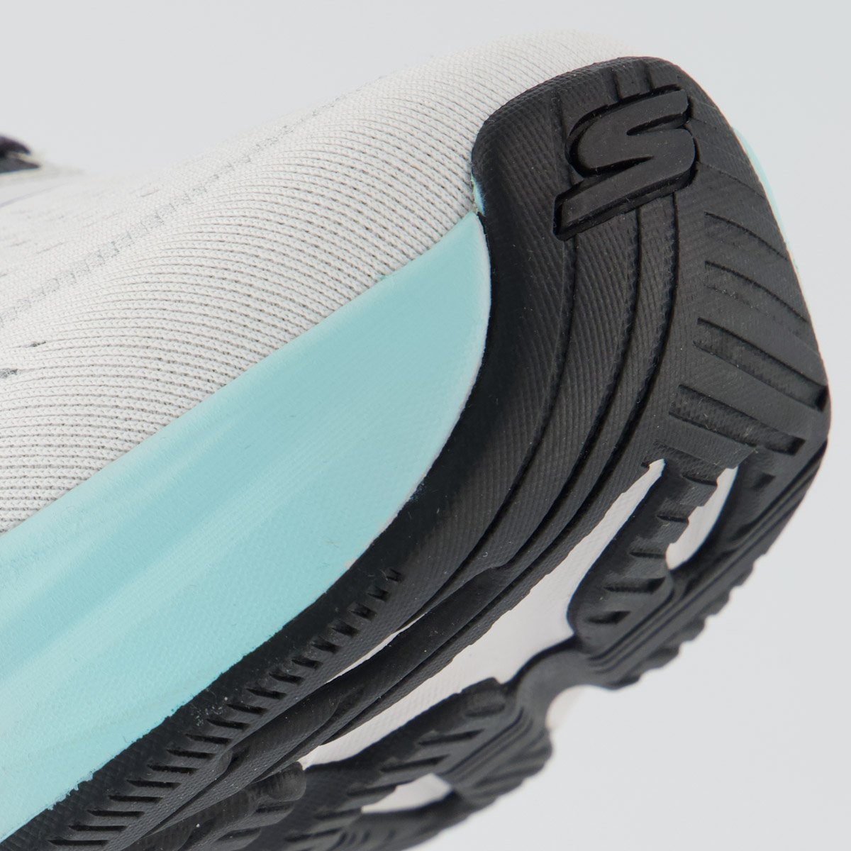 Tênis Skechers Max Run Branco e Azul Branco 8