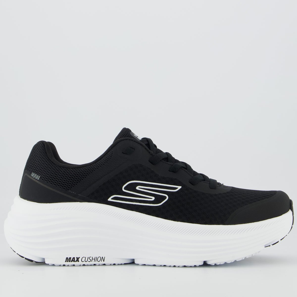 Tênis Skechers Max Cushioning Endeavour Preto e Branco