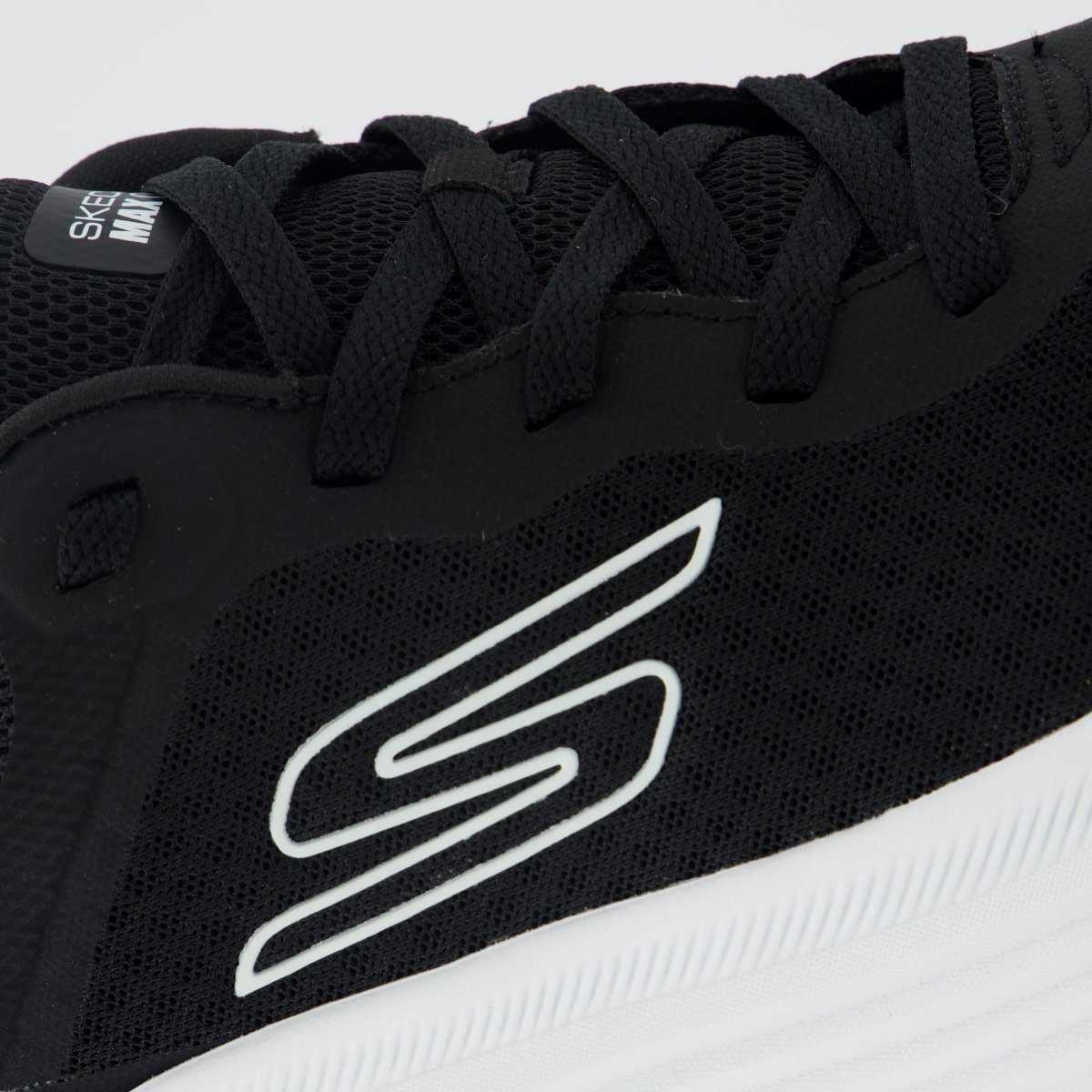 Tênis Skechers Max Cushioning Endeavour Preto e Branco Preto 7