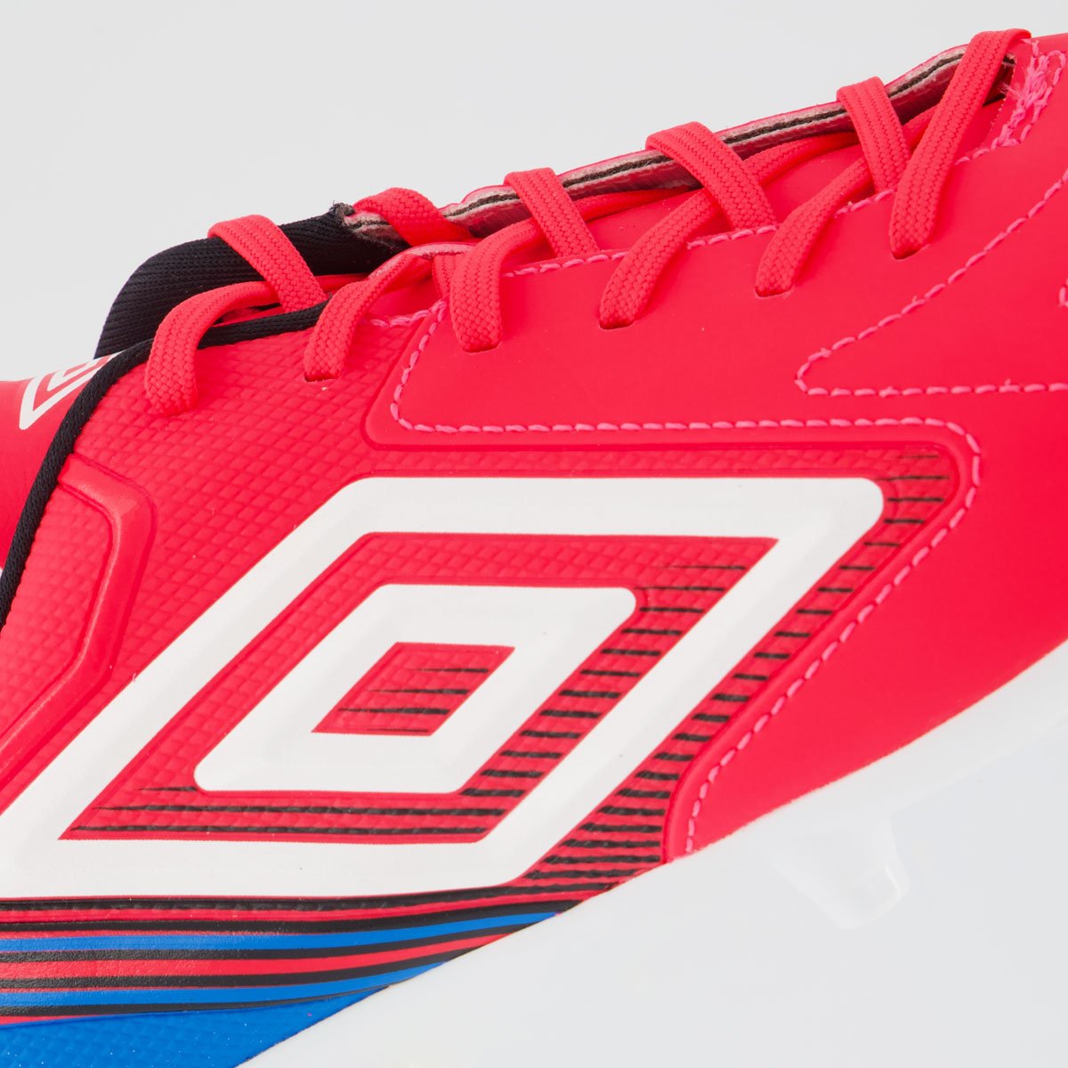 Chuteira Umbro Master Class Club Campo Rosa e Azul Rosa 7