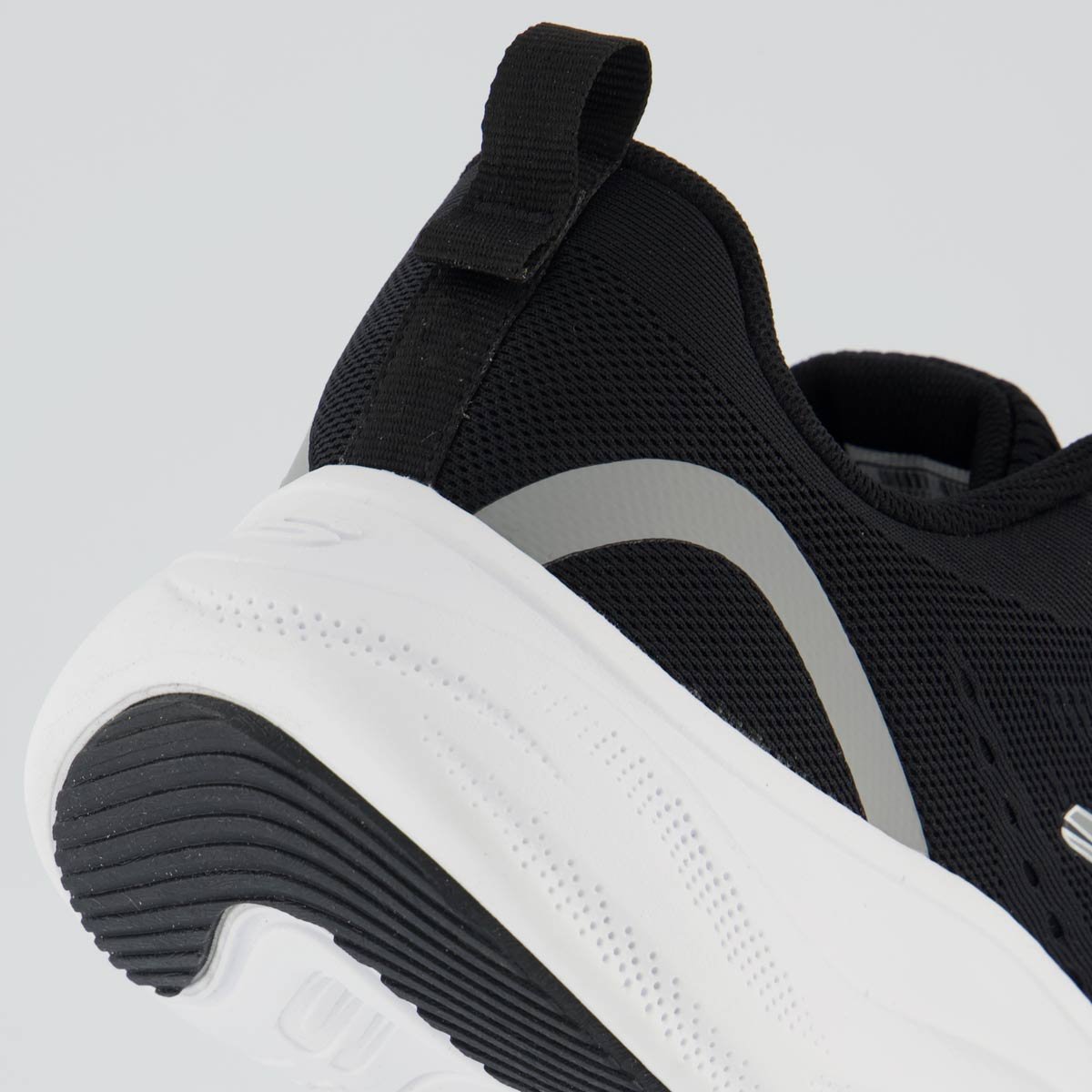 Tênis Skechers Skech Cloud Preto e Branco Preto 6