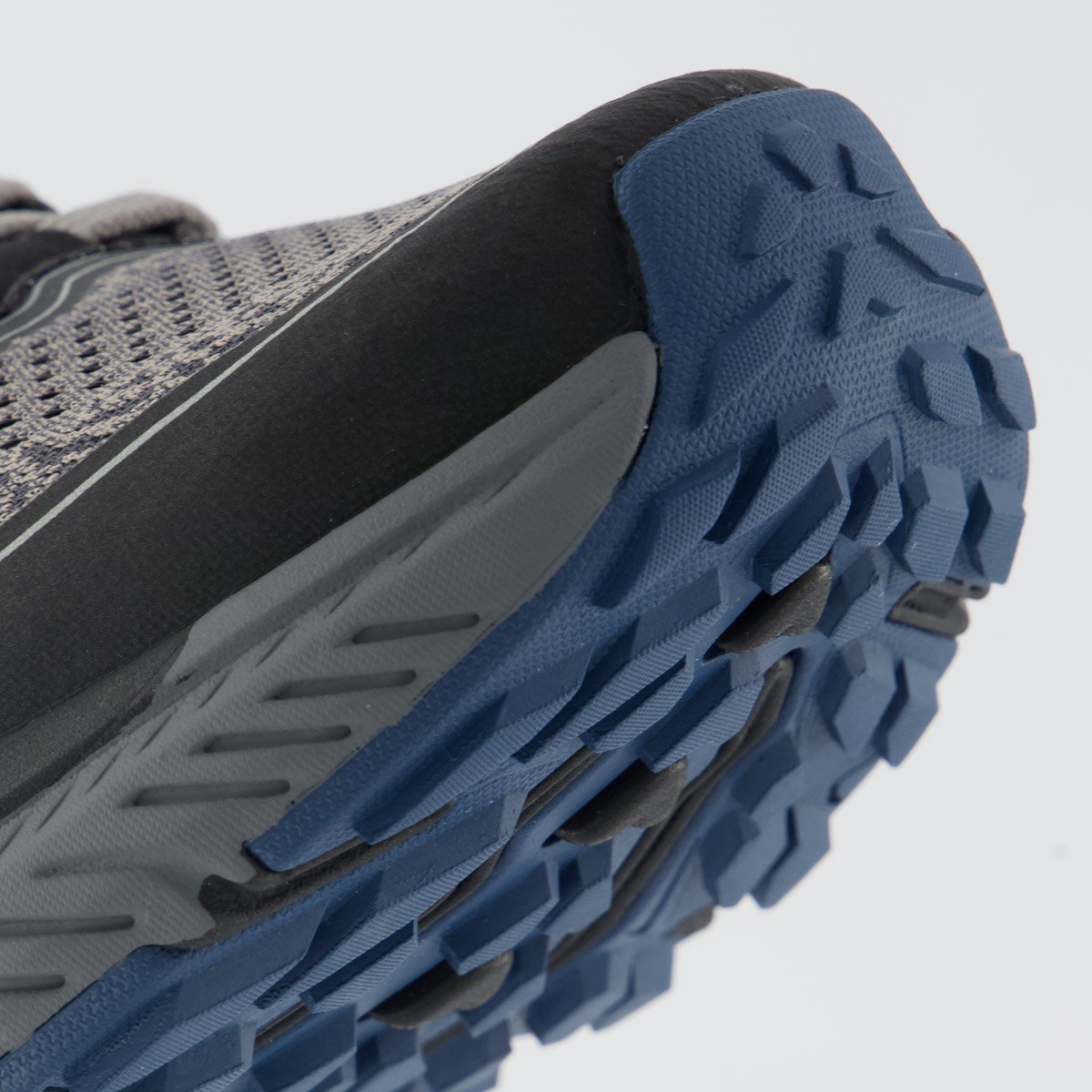 Tênis Skechers Max Cushioning Premier Trail Preto e Cinza Preto/Cinza 8