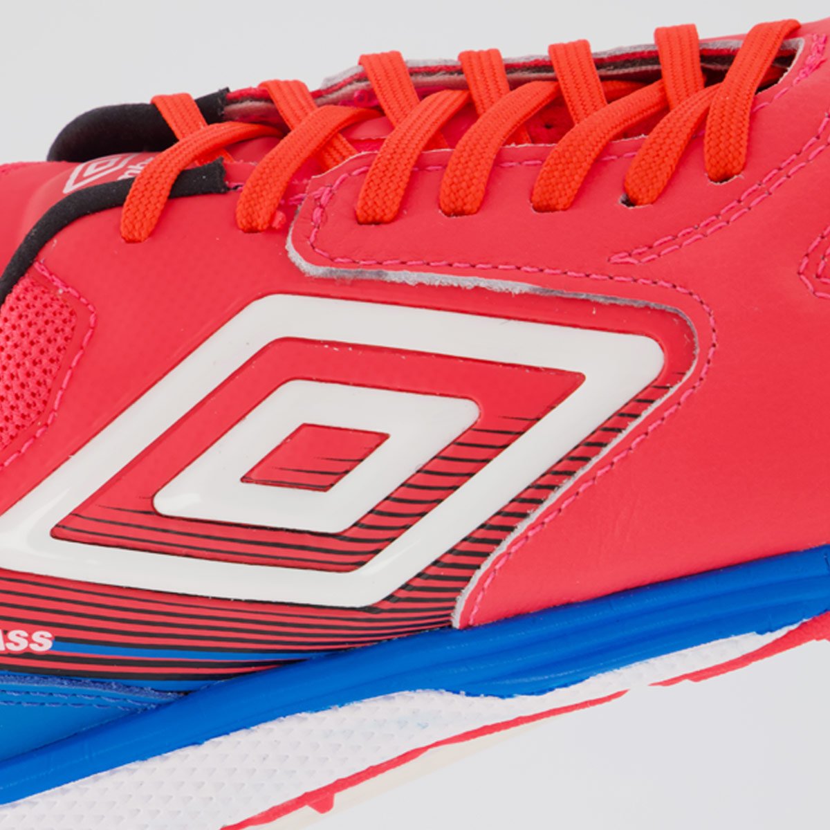 Chuteira Umbro Adamant Master Class Pro Bump Society Rosa e Azul Rosa 7