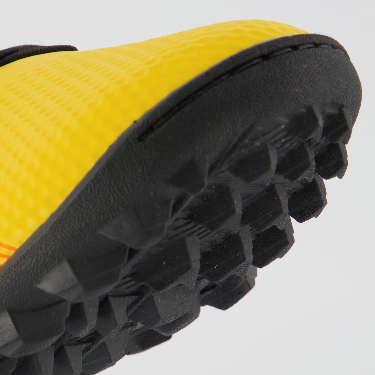 Chuteira Umbro Top Speed Club Society Laranja e Preta Laranja/Preto 8