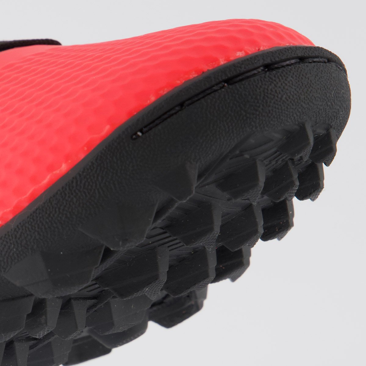 Chuteira Umbro Top Speed Club Society Rosa e Branca Rosa 8