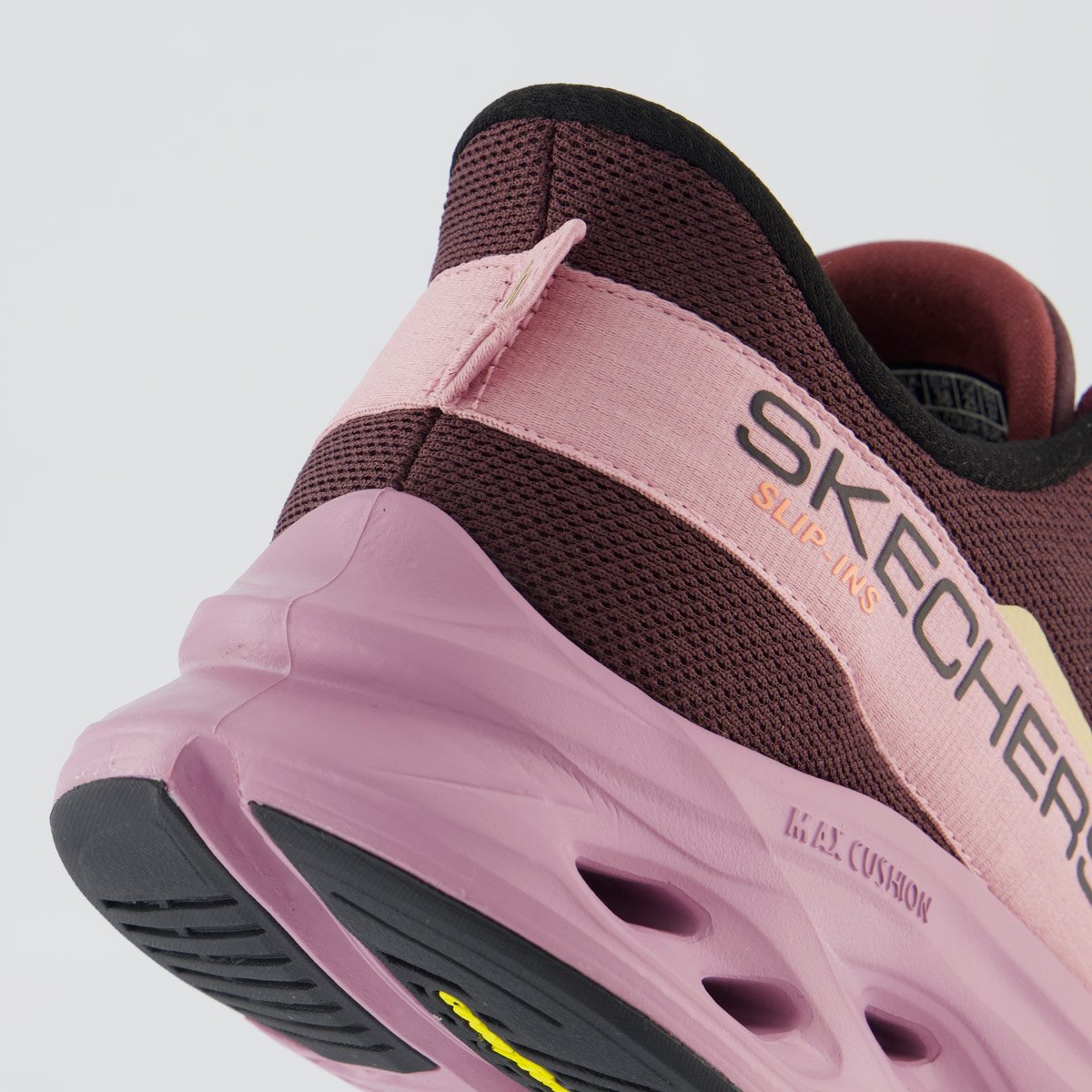 Tênis Skechers Max Cushioning Glide-Step Feminino Bordô Bordô 6