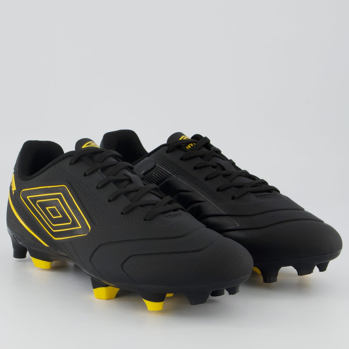 Chuteira Umbro Attak III Campo Preta e Dourada Preto/Dourado 2
