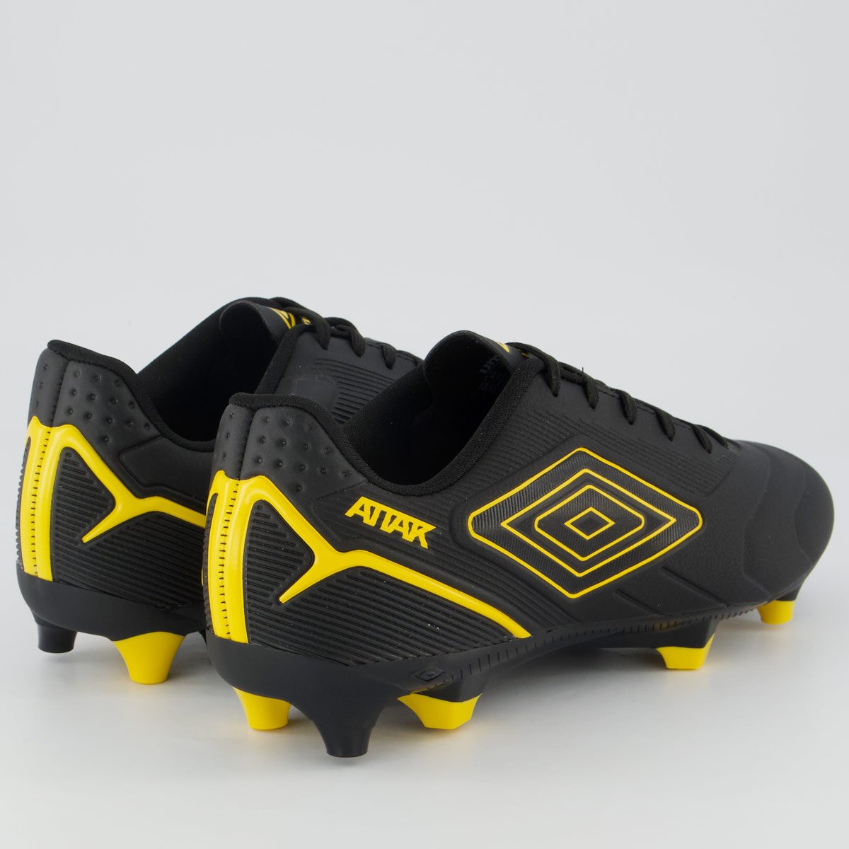Chuteira Umbro Attak III Campo Preta e Dourada Preto/Dourado 3