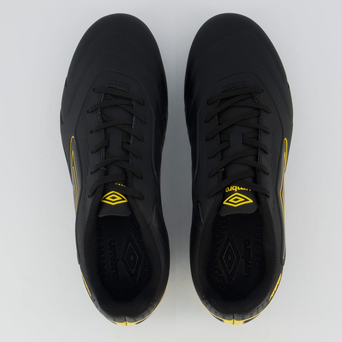 Chuteira Umbro Attak III Campo Preta e Dourada Preto/Dourado 4