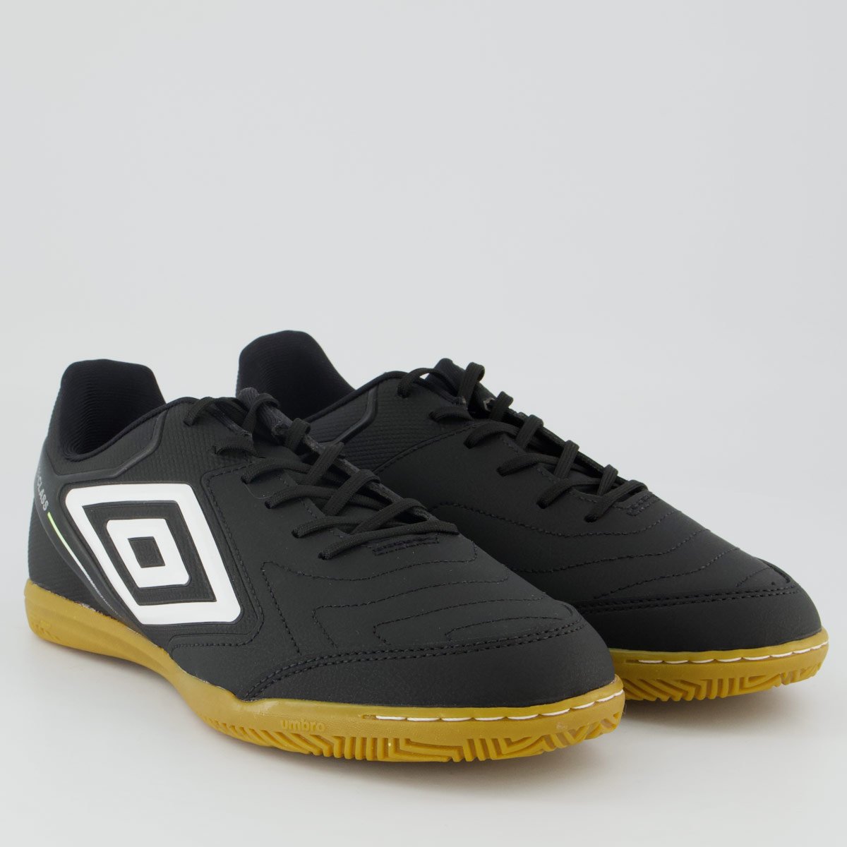 Chuteira Umbro Master Class Club Futsal Preta e Branca Preto/Branco 2