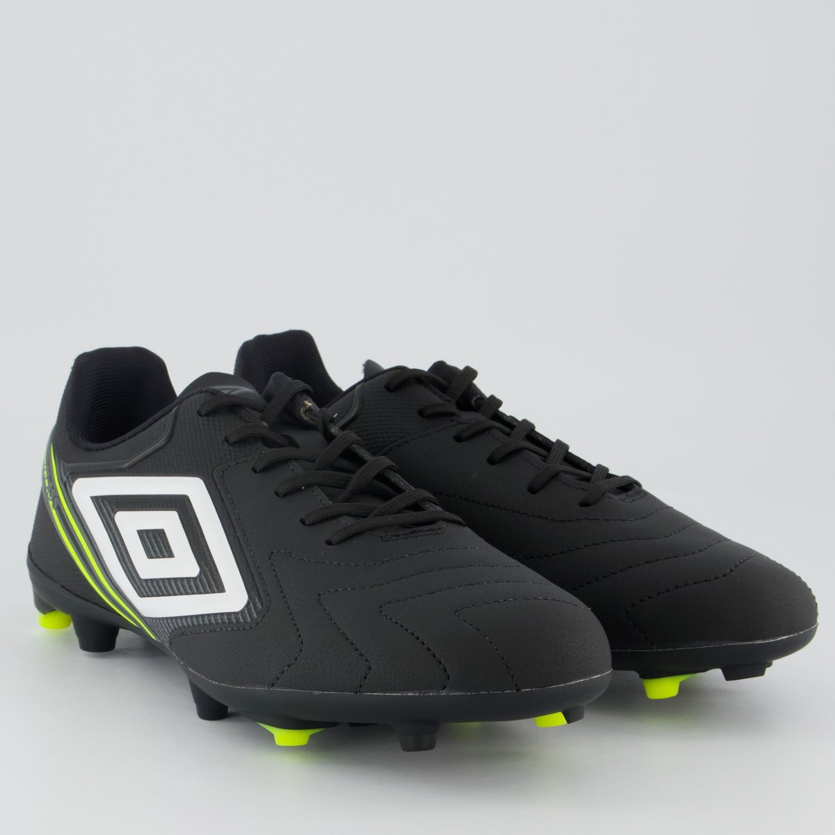 Chuteira Umbro Master Class Club Campo Preta e Verde Preto 2