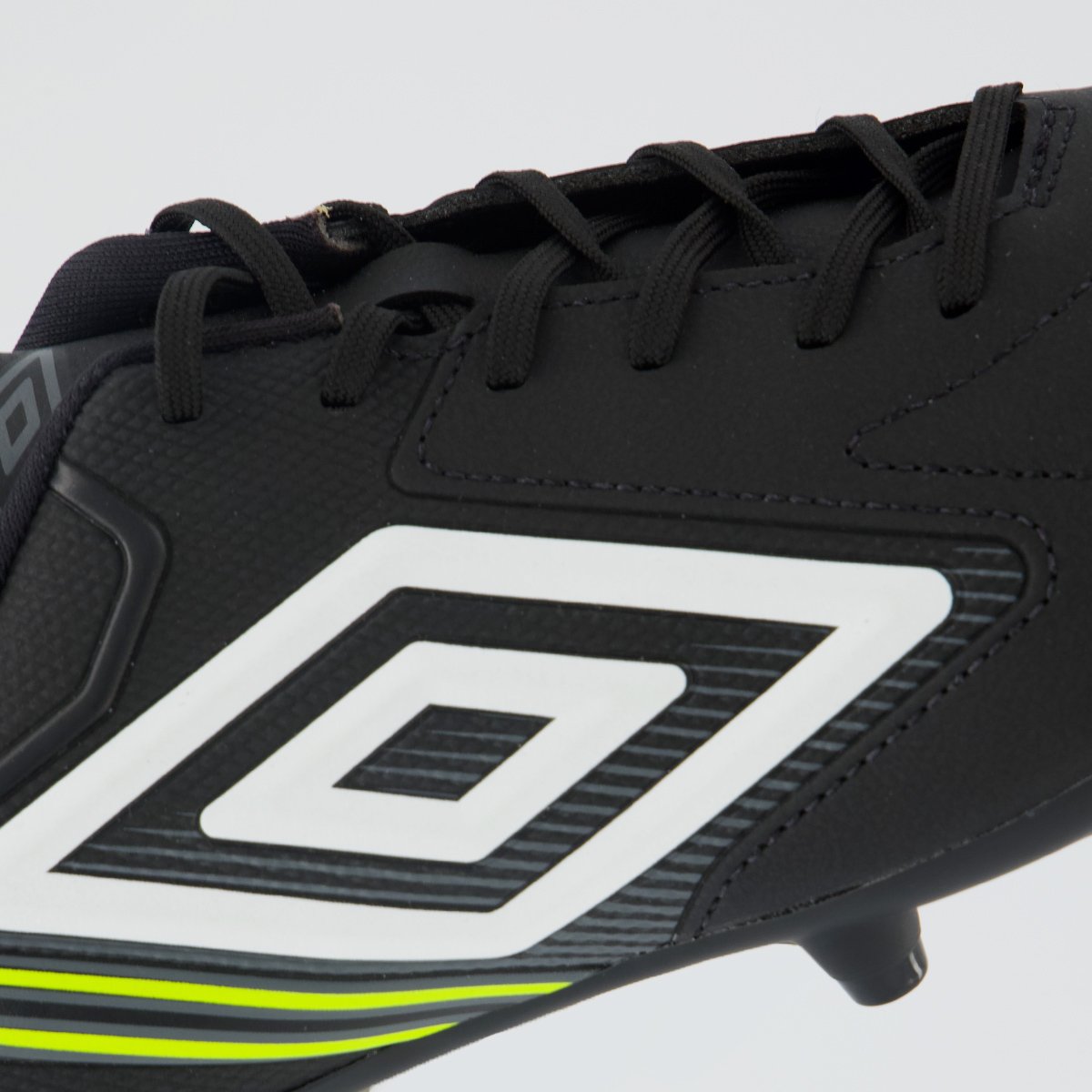 Chuteira Umbro Master Class Club Campo Preta e Verde Preto 7