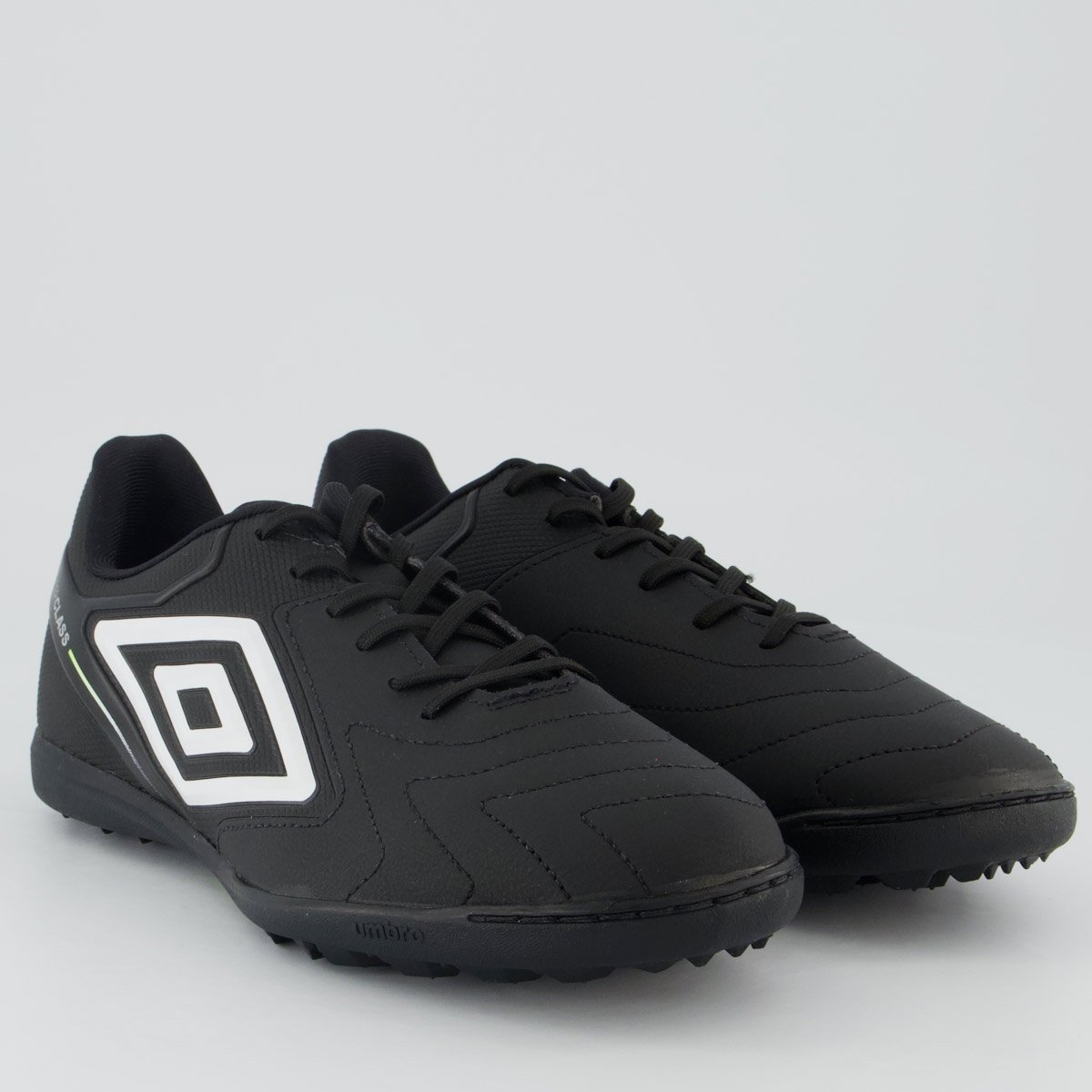 Chuteira Umbro Master Class Club Society Preta e Branca Preto 2
