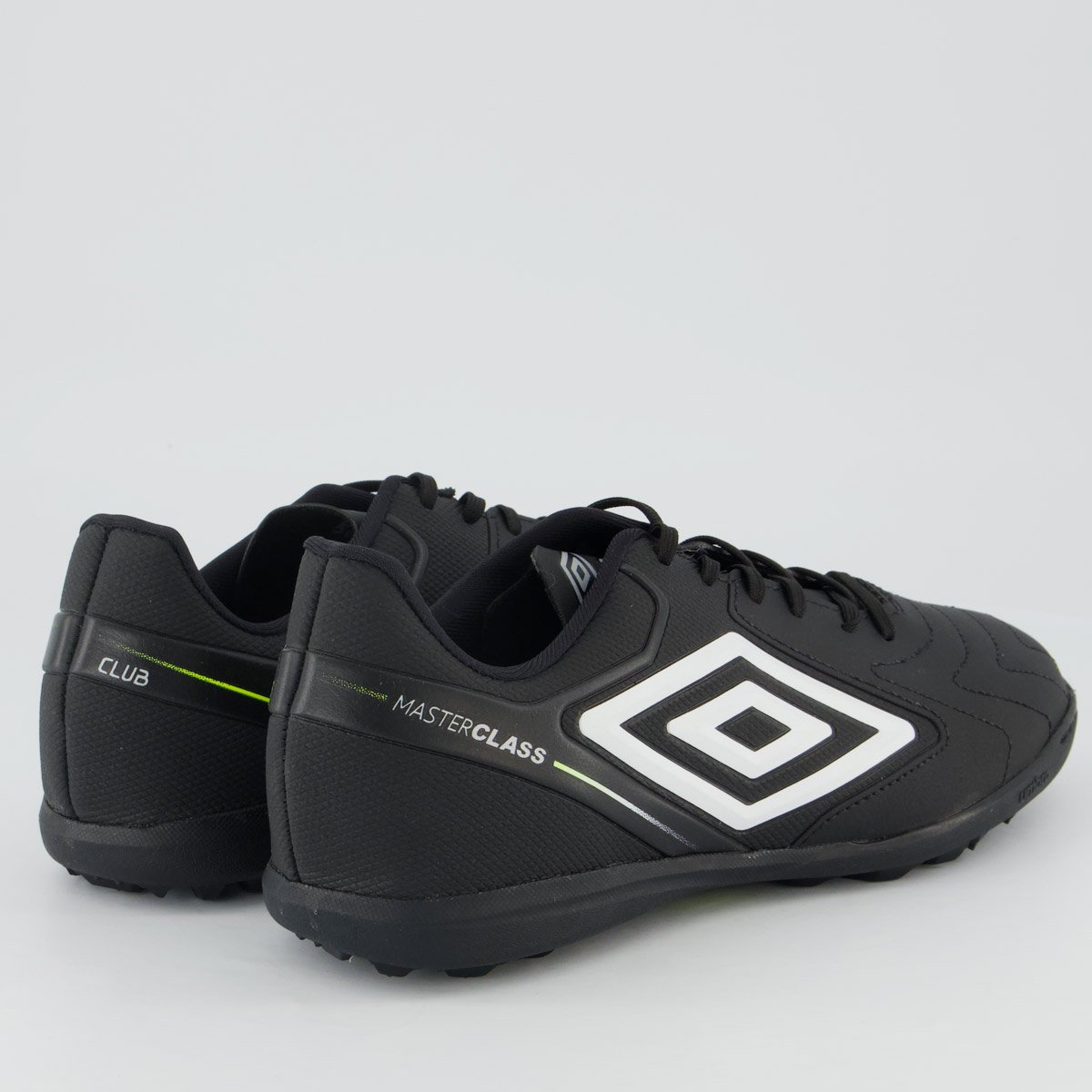 Chuteira Umbro Master Class Club Society Preta e Branca Preto 3
