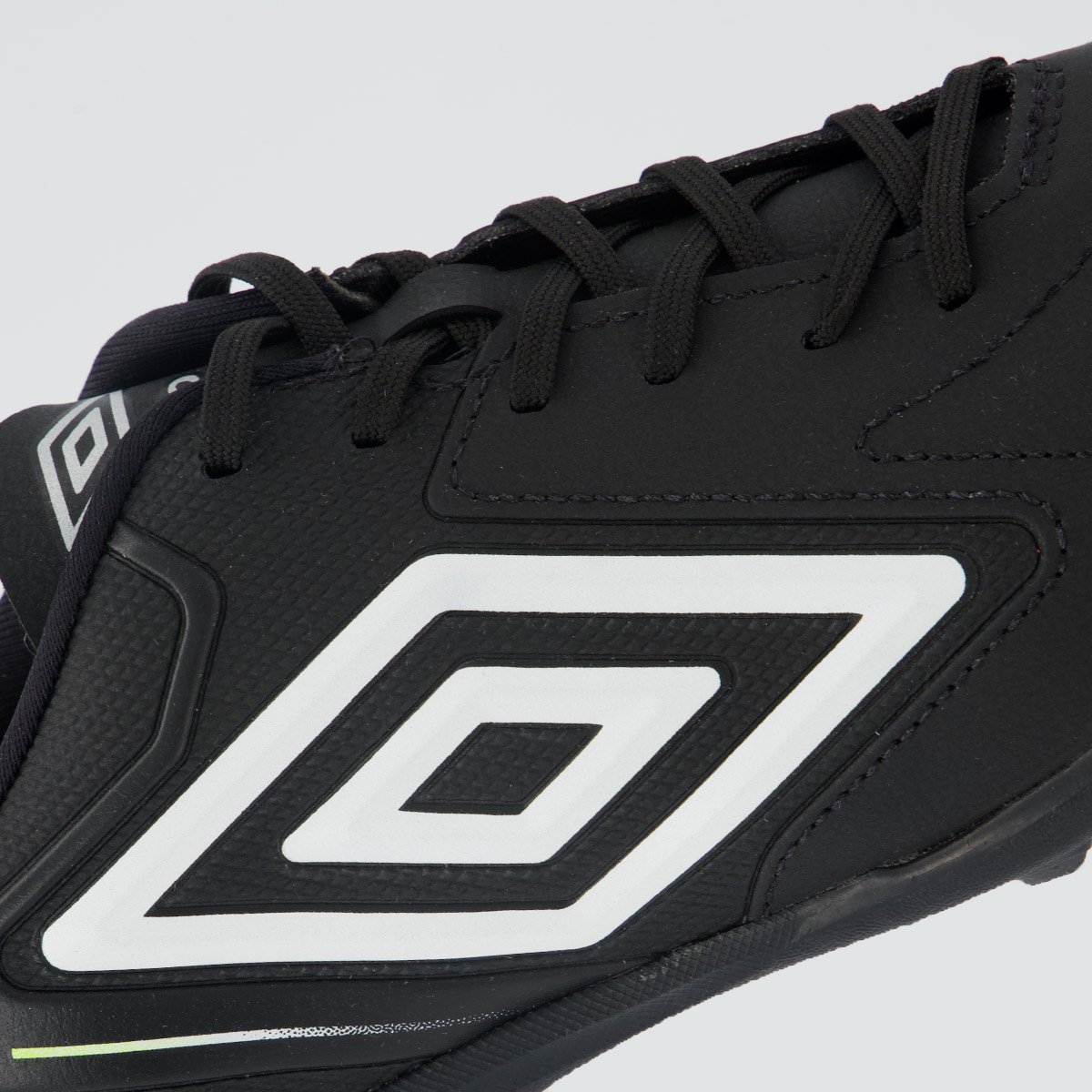 Chuteira Umbro Master Class Club Society Preta e Branca Preto 7