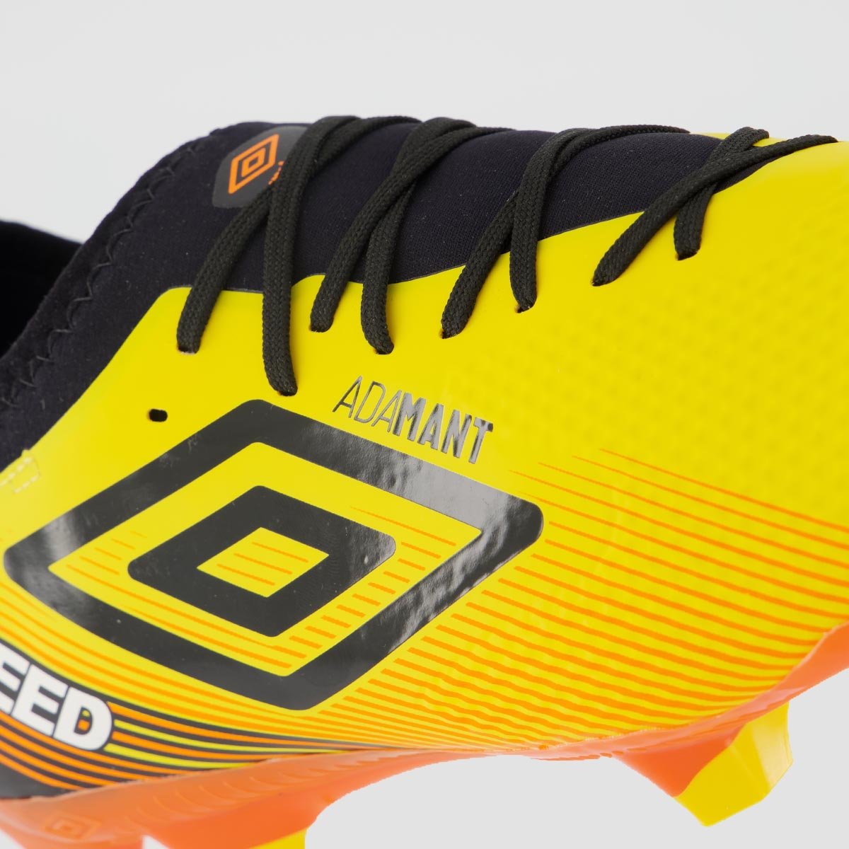 Chuteira Umbro Top Speed Club Campo Amarela e Preta Amarelo 7