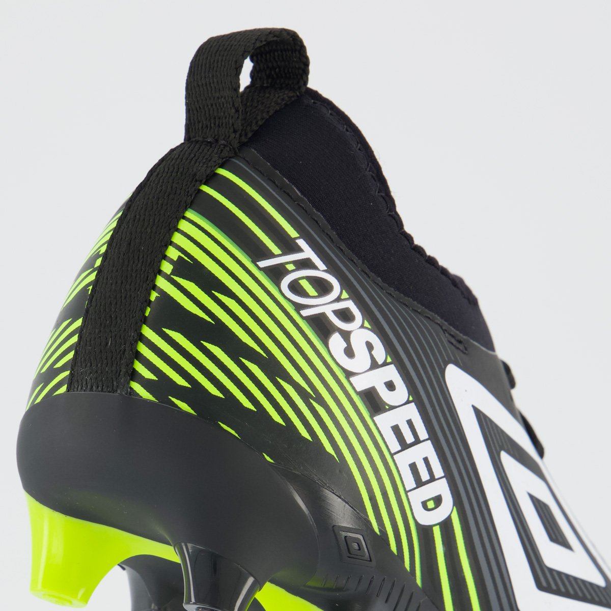 Chuteira Umbro Top Speed Club Campo Preta e Verde Preto 6