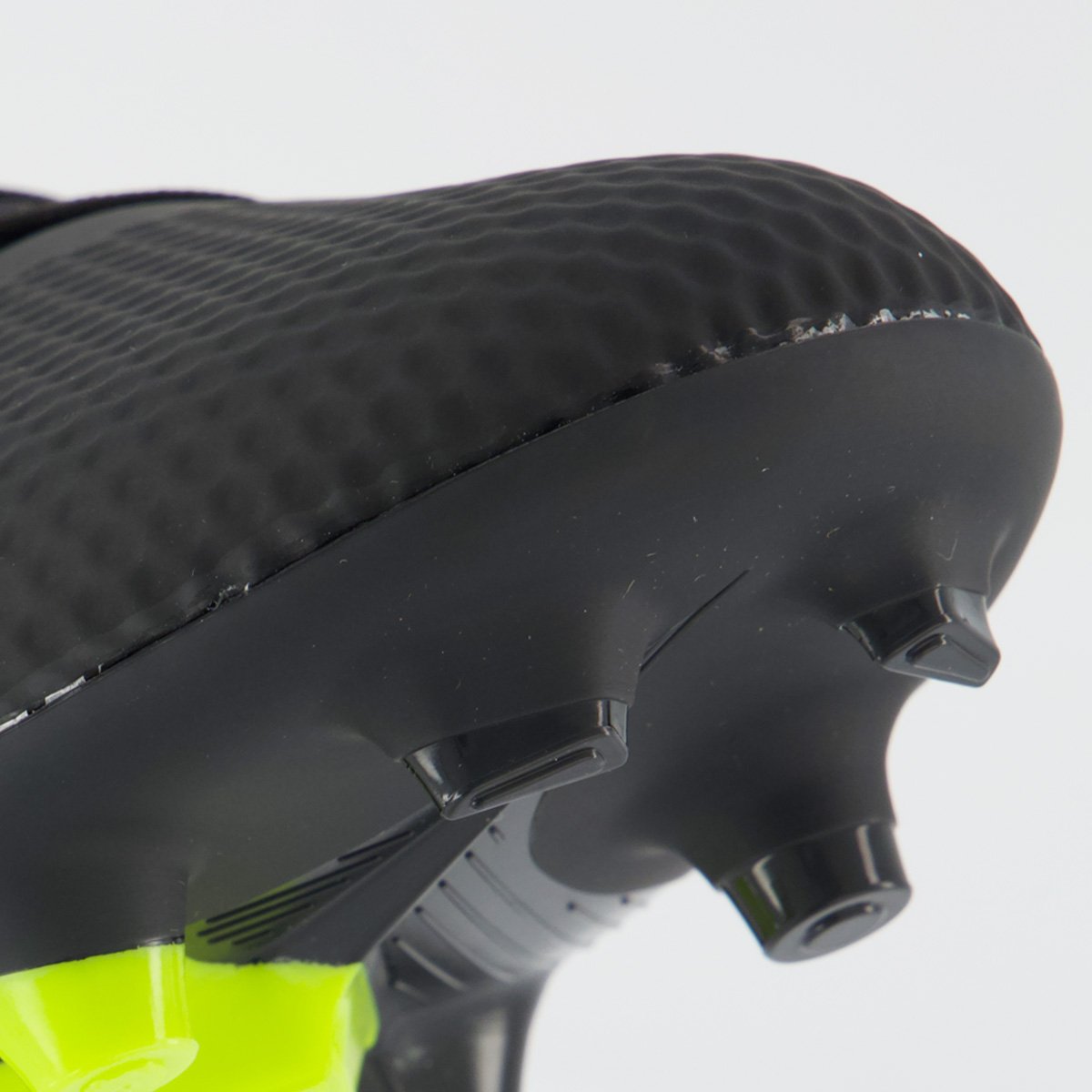 Chuteira Umbro Top Speed Club Campo Preta e Verde Preto 8