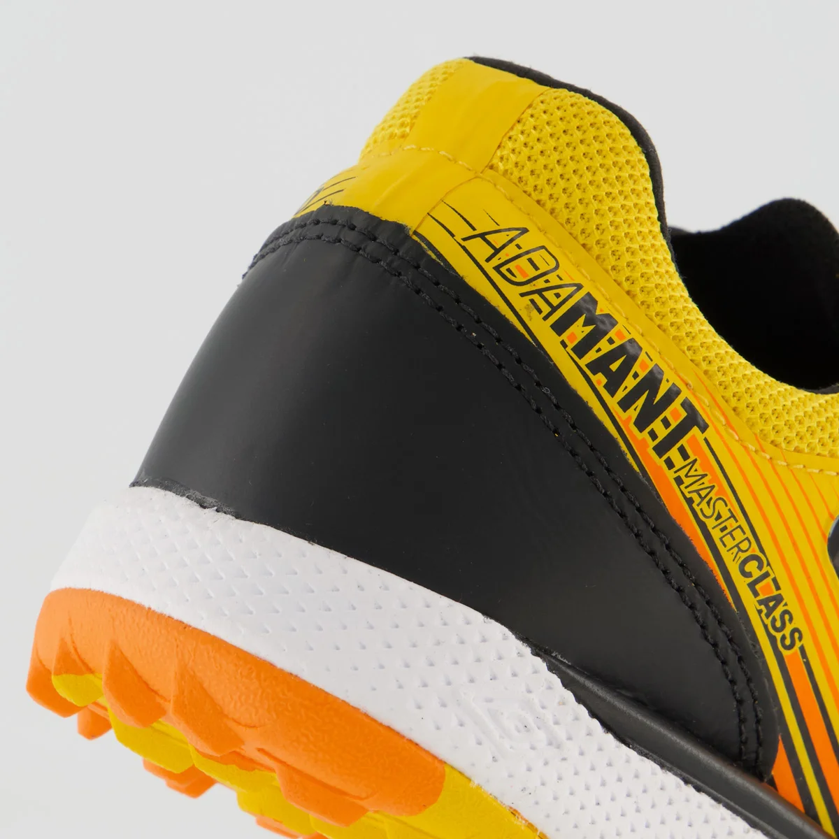 Chuteira Umbro Adamant Master Class Pro Bump Society Amarela e Preta Amarelo 7