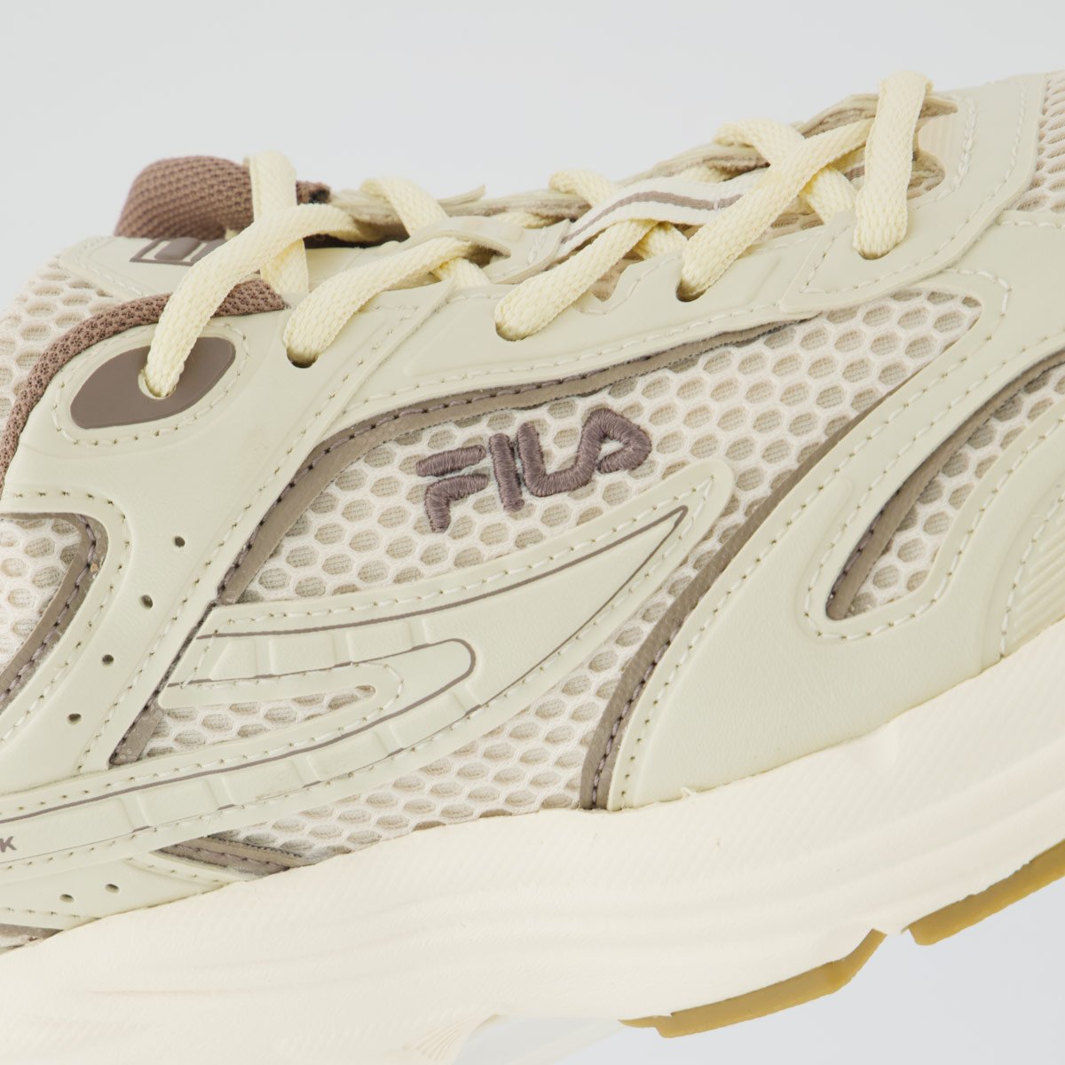 Tênis Fila Runner 2K Off-White e Bege Bege 7