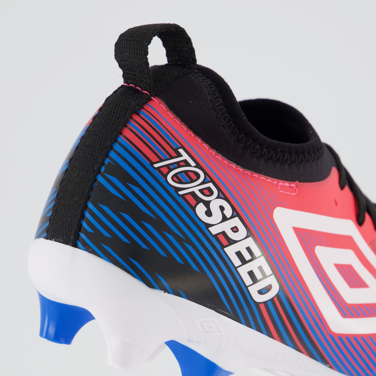 Chuteira Umbro Top Speed Club Campo Rosa e Branca Rosa 6