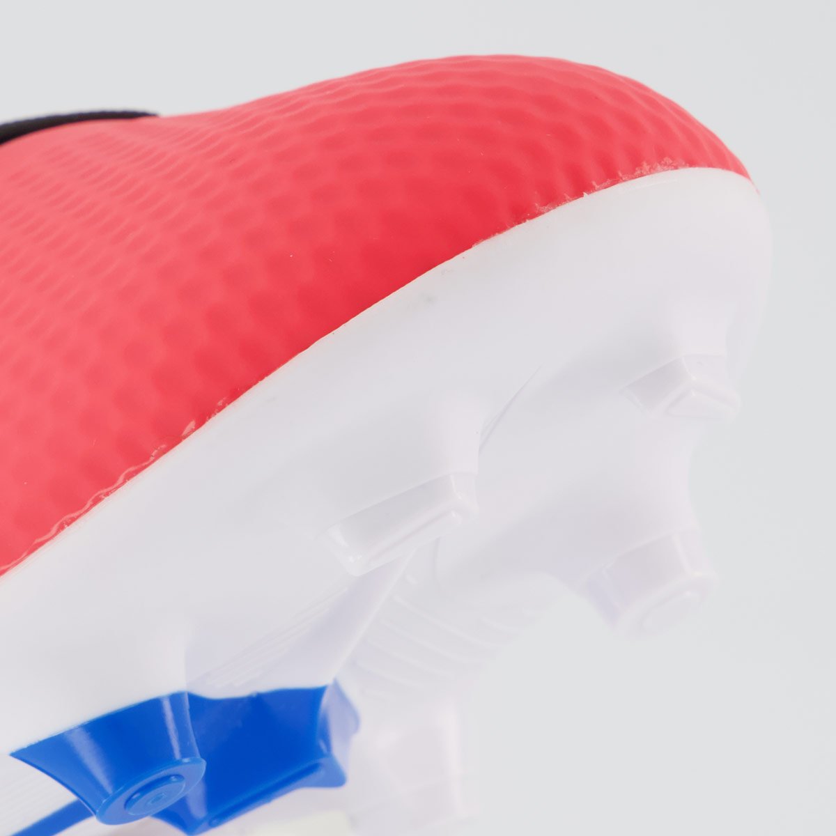 Chuteira Umbro Top Speed Club Campo Rosa e Branca Rosa 8