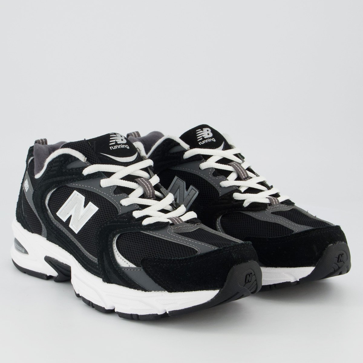 Tênis New Balance 530 Feminino Preto e Branco Preto 2