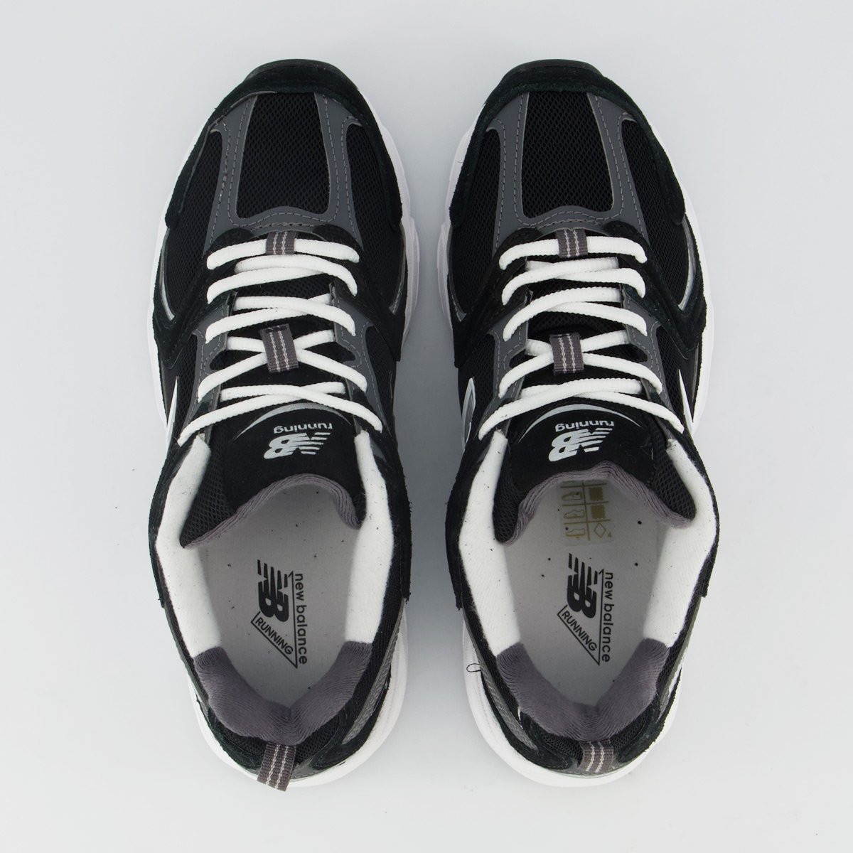 Tênis New Balance 530 Feminino Preto e Branco Preto 4