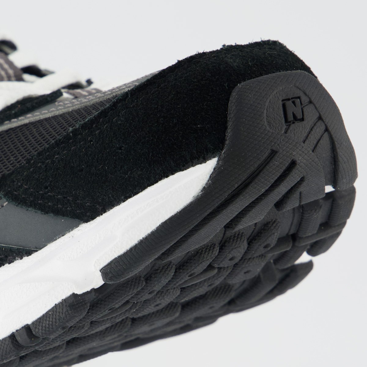 Tênis New Balance 530 Feminino Preto e Branco Preto 8
