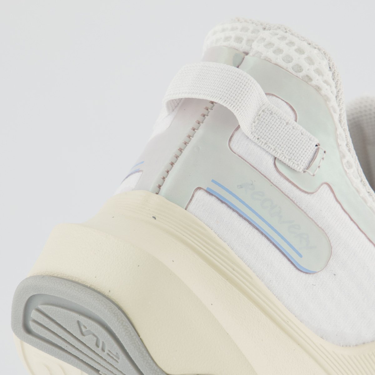 Tênis Fila Recovery Feminino Branco e Prata Branco 6