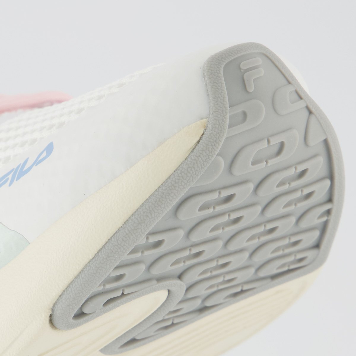 Tênis Fila Recovery Feminino Branco e Prata Branco 8
