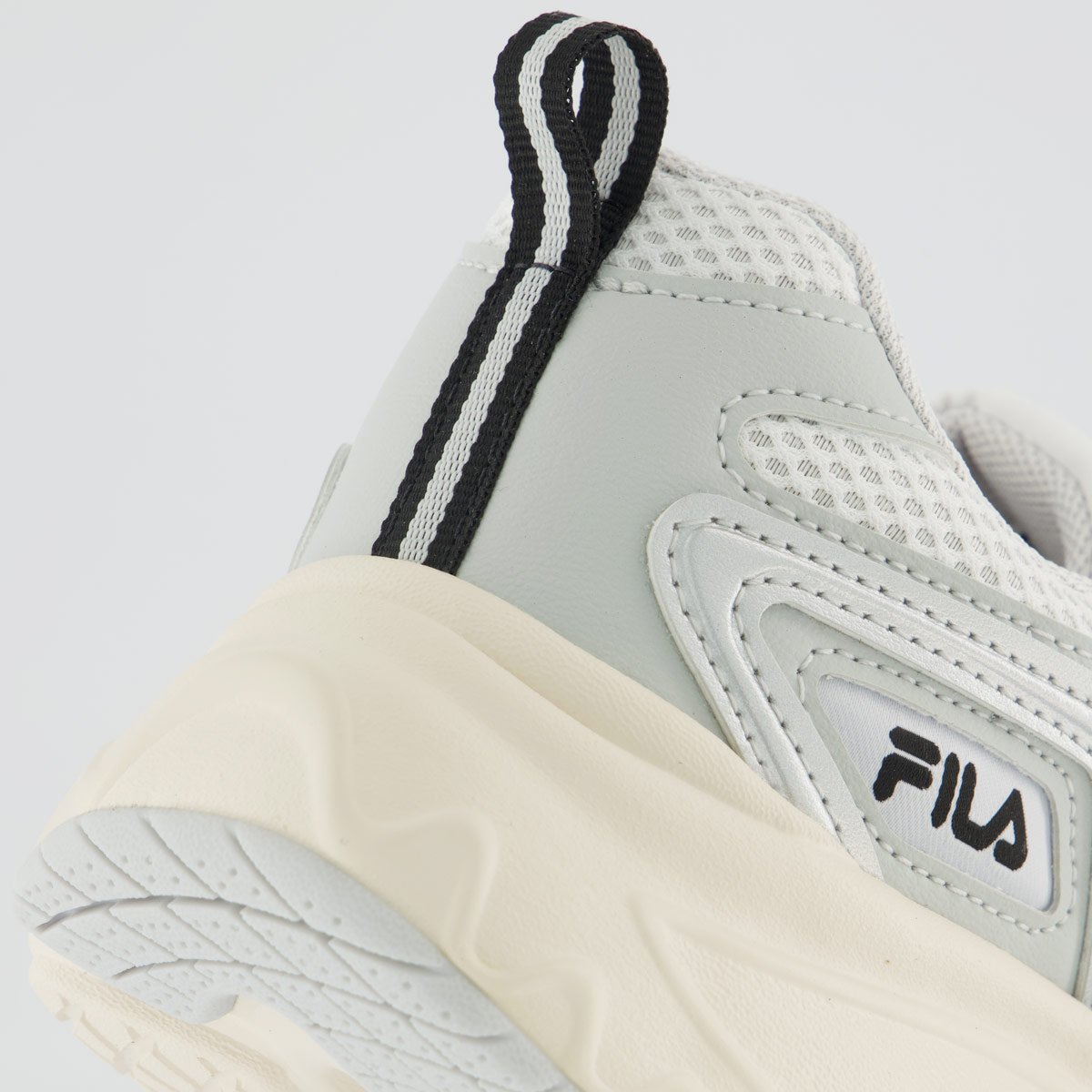 Tênis Fila Buzzard Bold Feminino Prata e Branco Branco/Prata 6