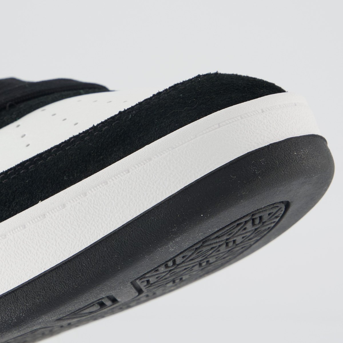 Tênis Puma Caven 2.0 Mono Bdp Preto e Branco Branco/Preto 8