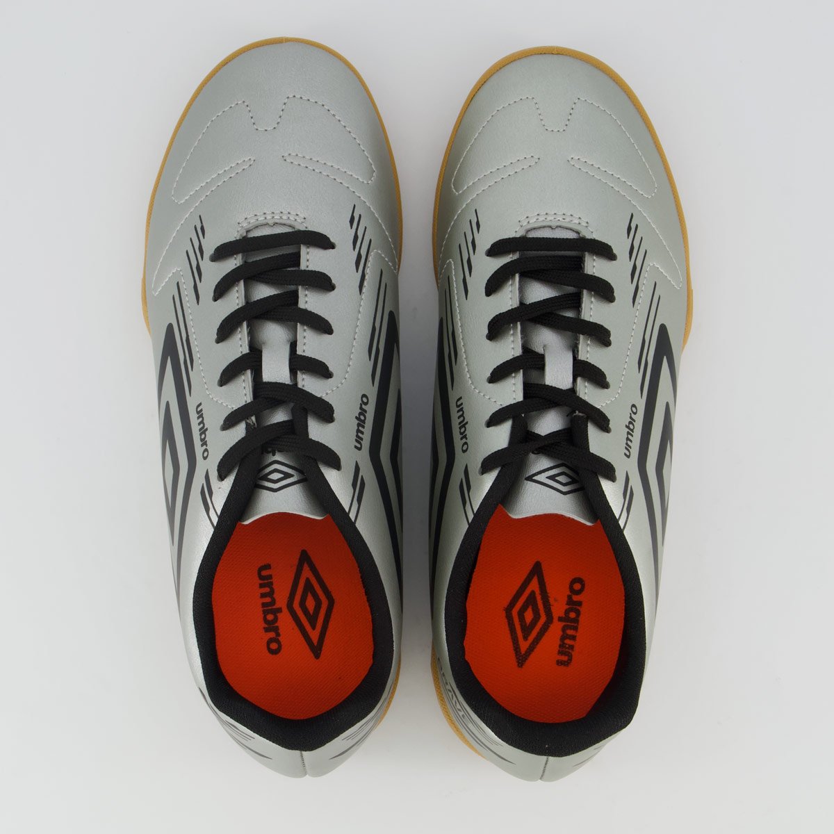 Chuteira Umbro Brave Futsal Prata e Preta Prata 4