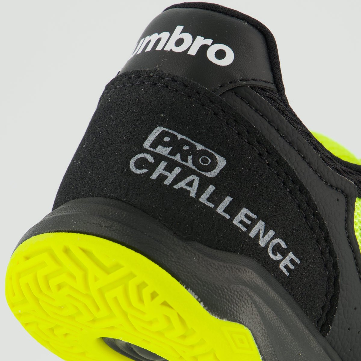 Chuteira Umbro Pro Challenge Uptake Futsal Verde e Preta Preto/Verde 6