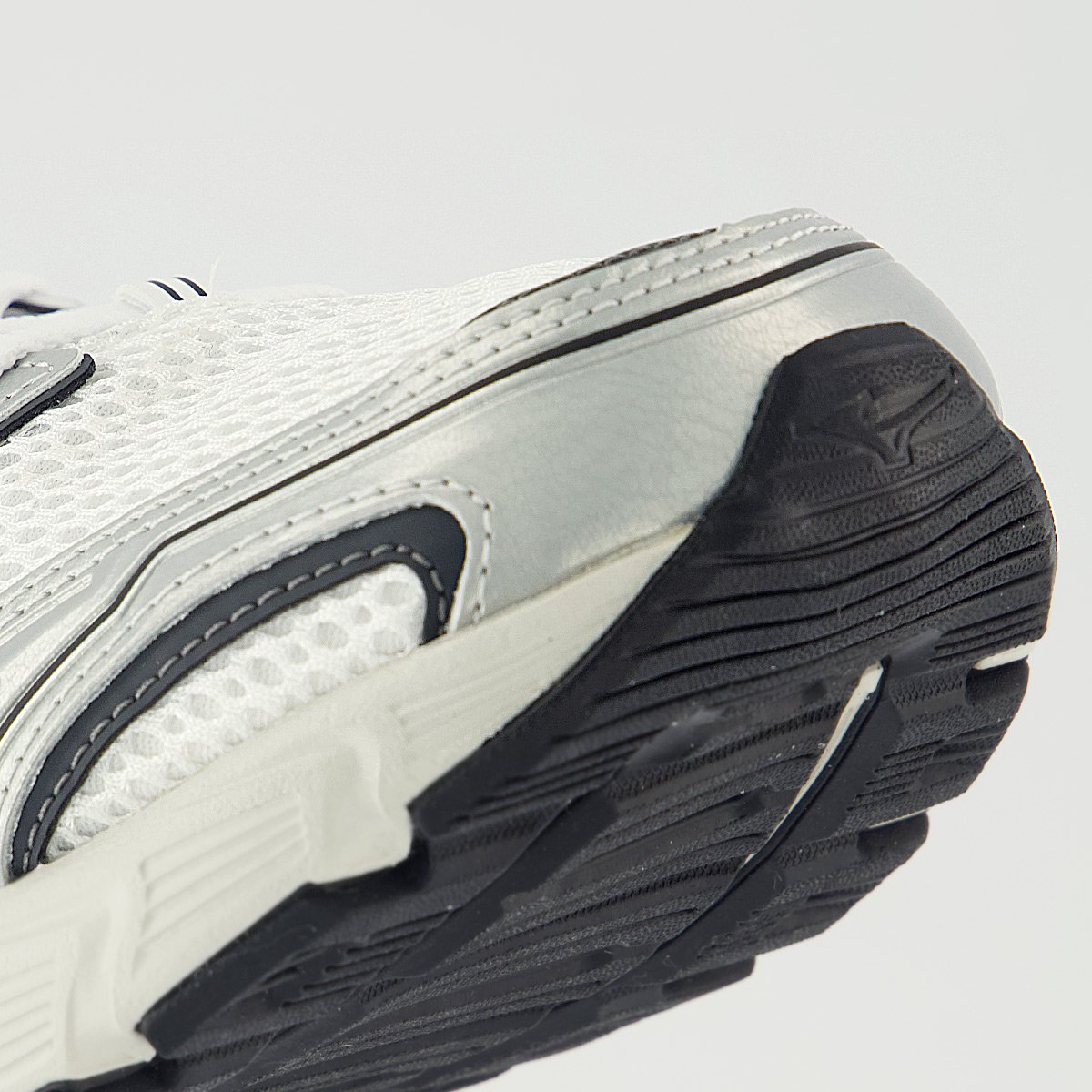 Tênis Mizuno CSD Sport Branco e Prata Branco/Prata 8