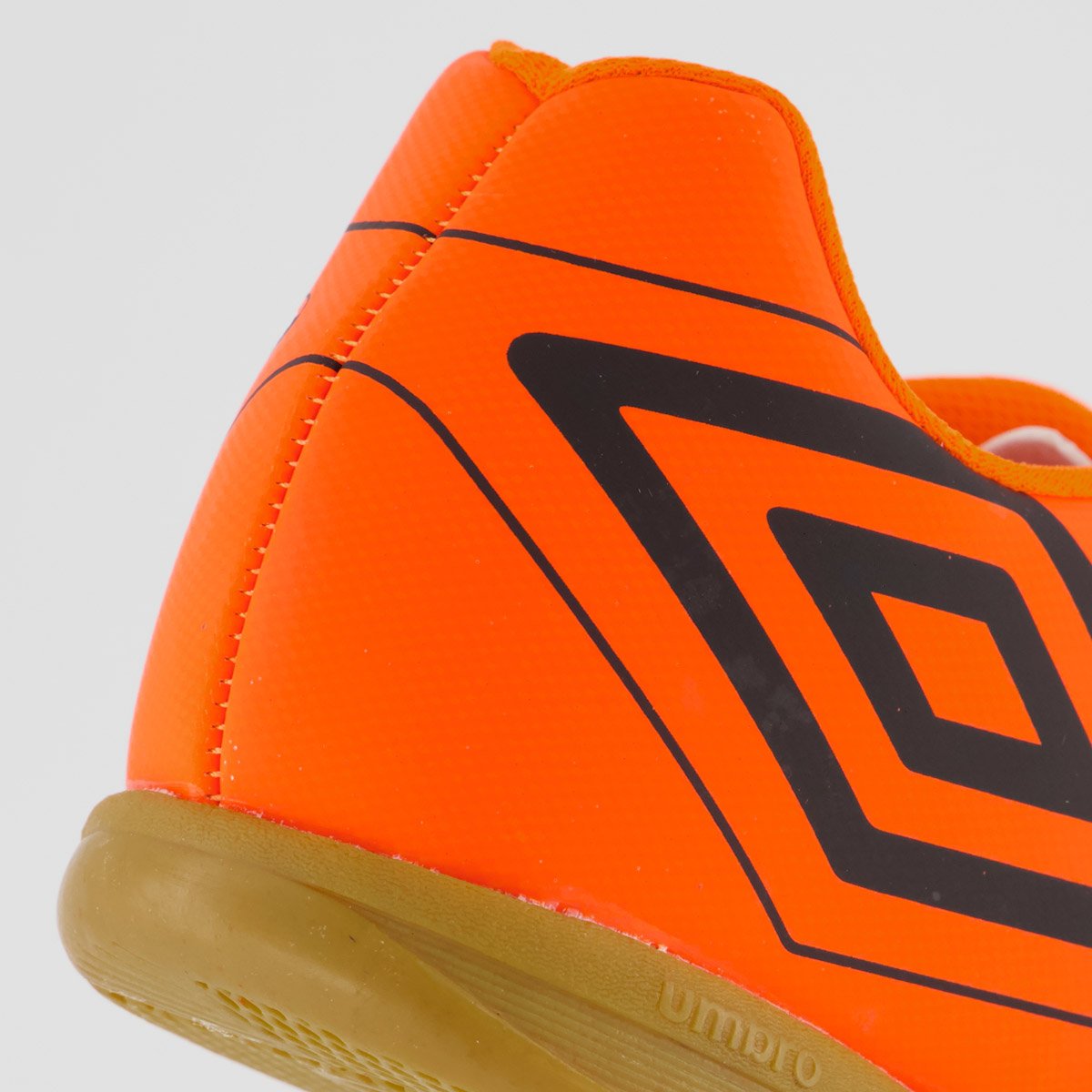Chuteira Umbro Fifty VI League Futsal Branca e Laranja Branco/Laranja 6