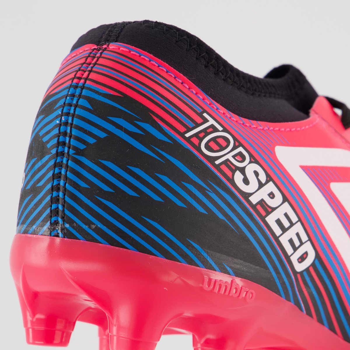Chuteira Umbro Top Speed League Campo Rosa e Branca Rosa 6
