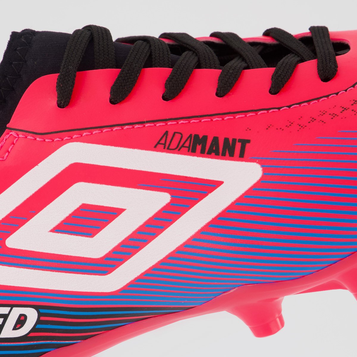 Chuteira Umbro Top Speed League Campo Rosa e Branca Rosa 7