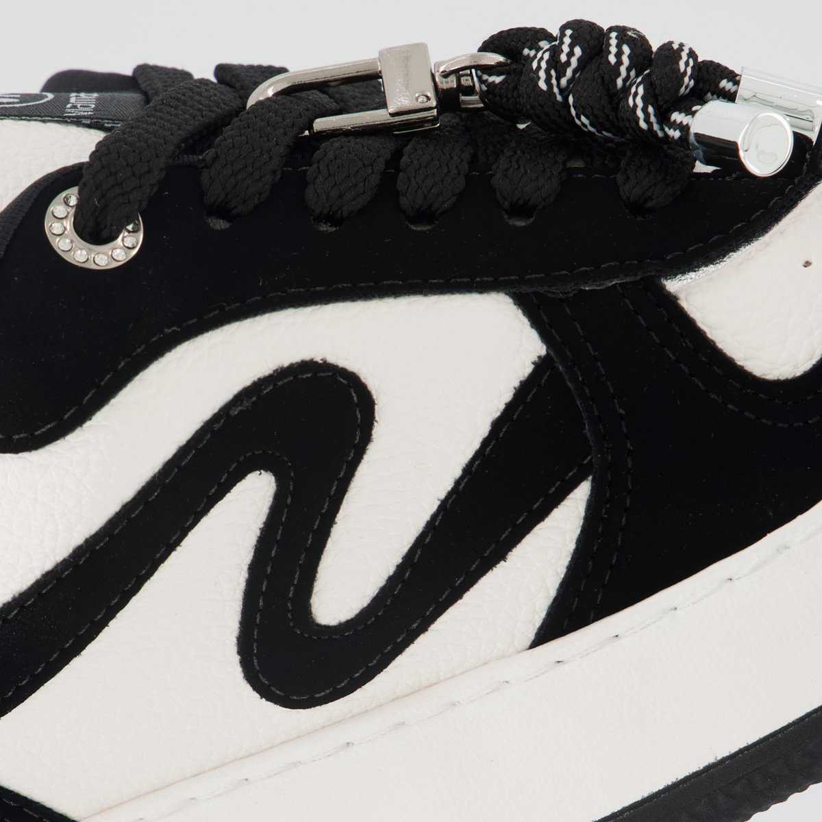 Tênis Via Marte V209 Feminino Branco e Preto Branco/Preto 7
