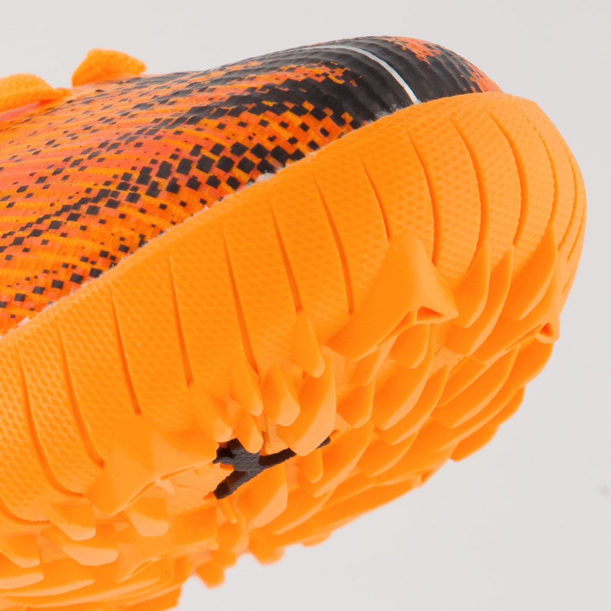 Chuteira Puma Ultra 6 Match+ TT Society Laranja e Preta Laranja 8