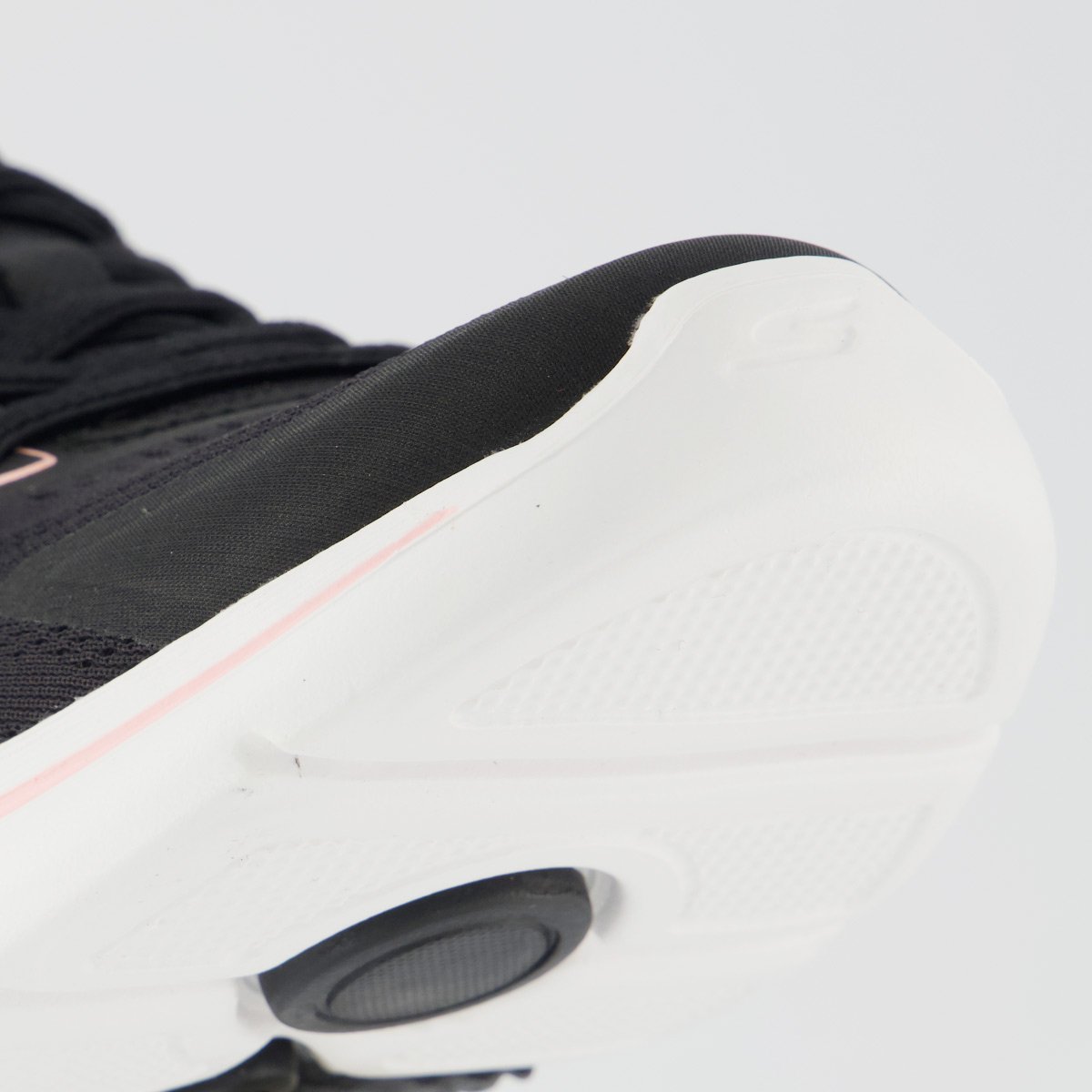 Tênis Skechers Go Walk Arch Fit 2.0 Feminino Preto e Branco Preto 8